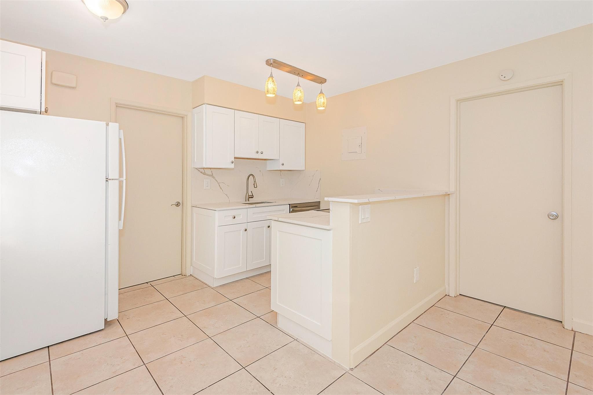 2581 NE 11th Court 2585, Pompano Beach, FL 33062 — photo 5 of 30