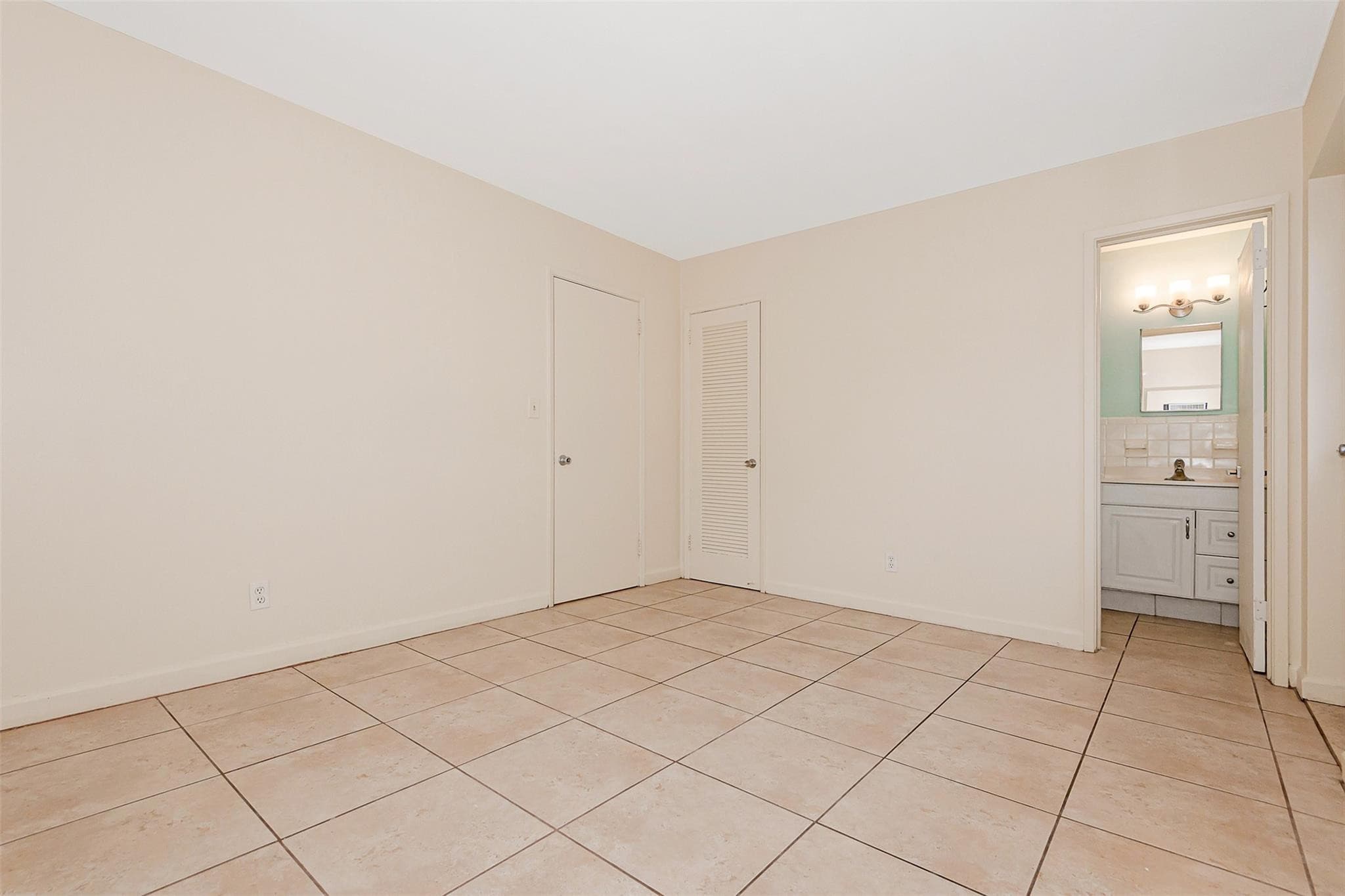 2581 NE 11th Court 2585, Pompano Beach, FL 33062 — photo 21 of 30