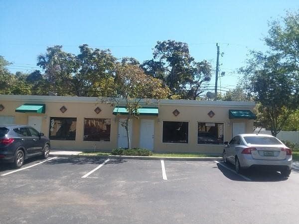4080 W Broward Boulevard, Plantation, FL 33317 — photo 1 of 6