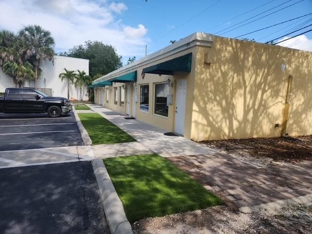 4080 W Broward Boulevard, Plantation, FL 33317 — photo 2 of 6