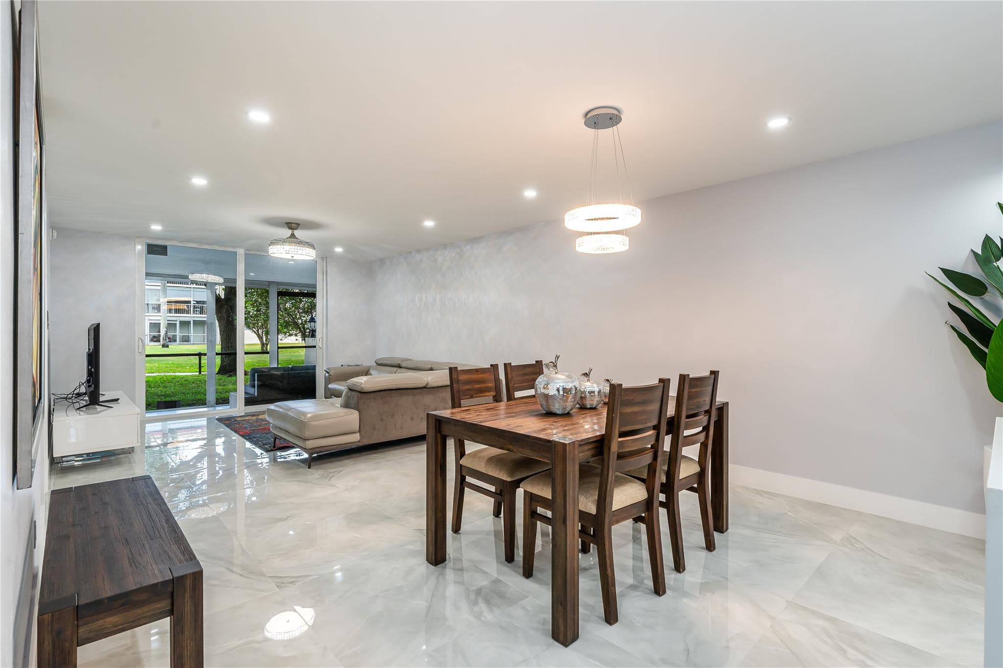 9523 S Hollybrook Lake Drive 102, Pembroke Pines, FL 33025 — photo 5 of 64