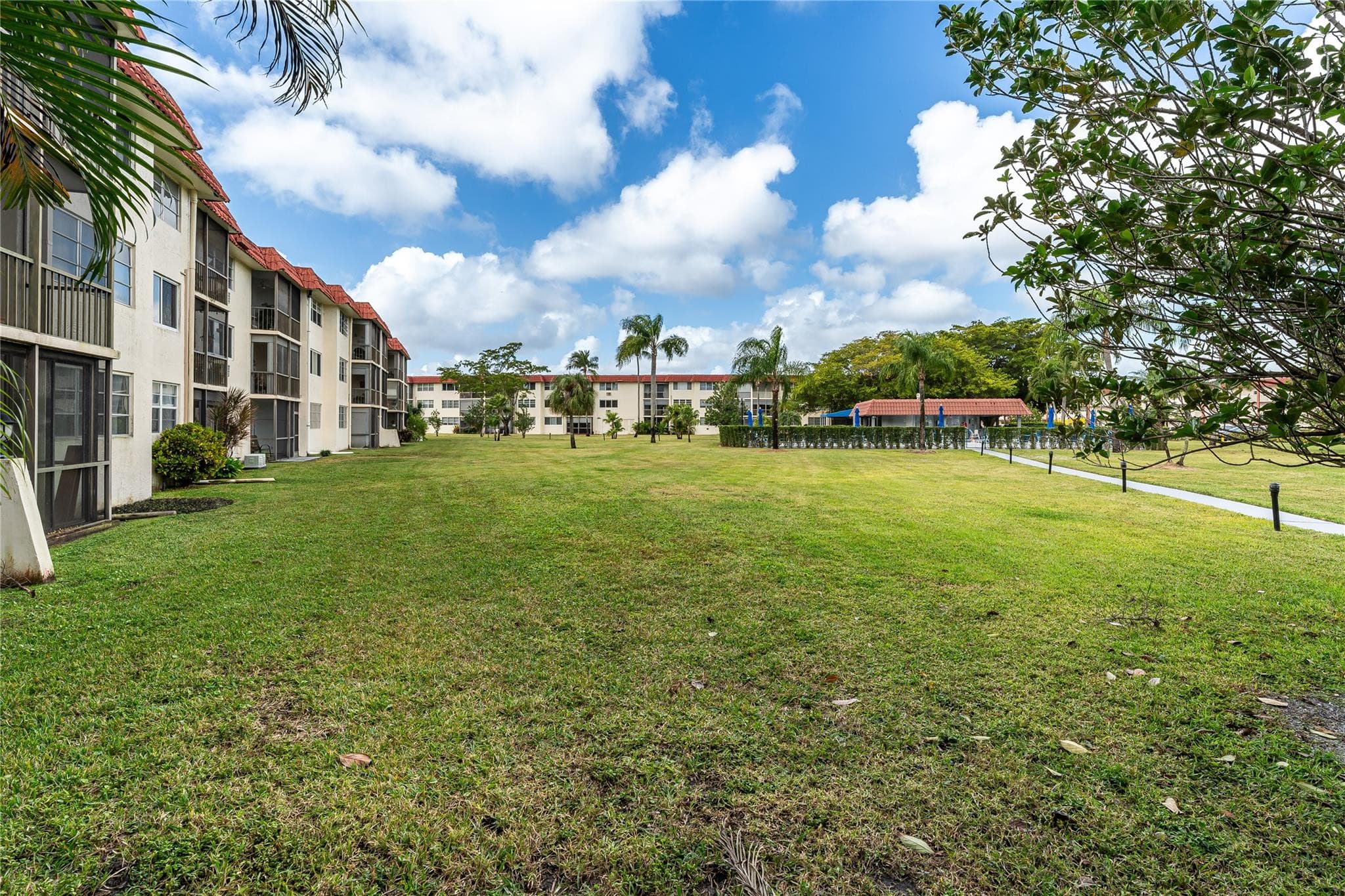 9523 S Hollybrook Lake Drive 102, Pembroke Pines, FL 33025 — photo 24 of 64