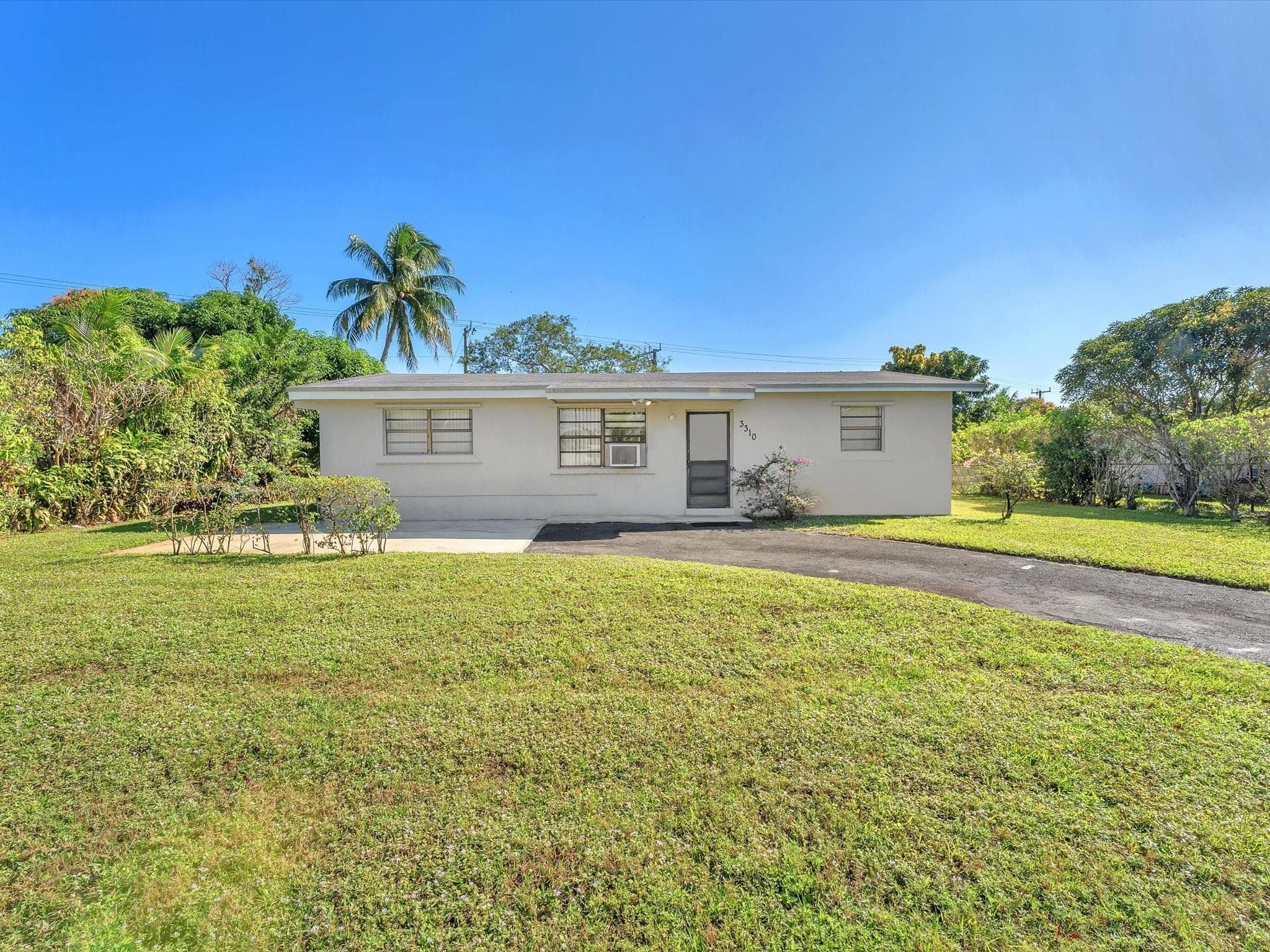 3310 NW 43rd Avenue, Lauderdale Lakes, FL 33319 — photo 3 of 31