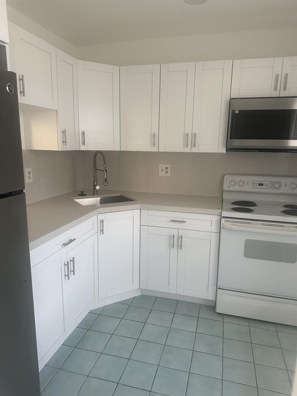 5860 NW 64th Avenue 307, Fort Lauderdale, FL 33319 — photo 4 of 12
