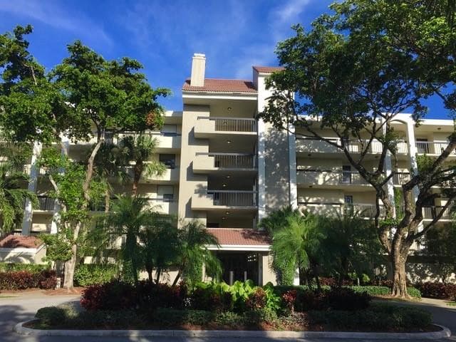 950 Lavers Circle F-511, Delray Beach, FL 33444 — photo 1 of 29