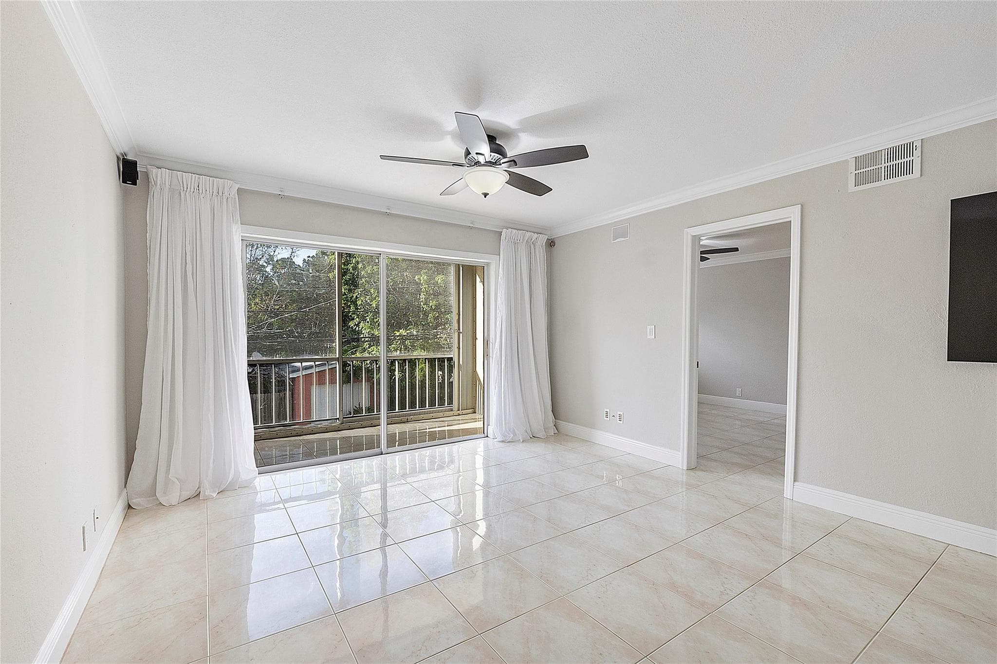 1220 NE 3rd Street 205, Fort Lauderdale, FL 33301 — photo 20 of 33