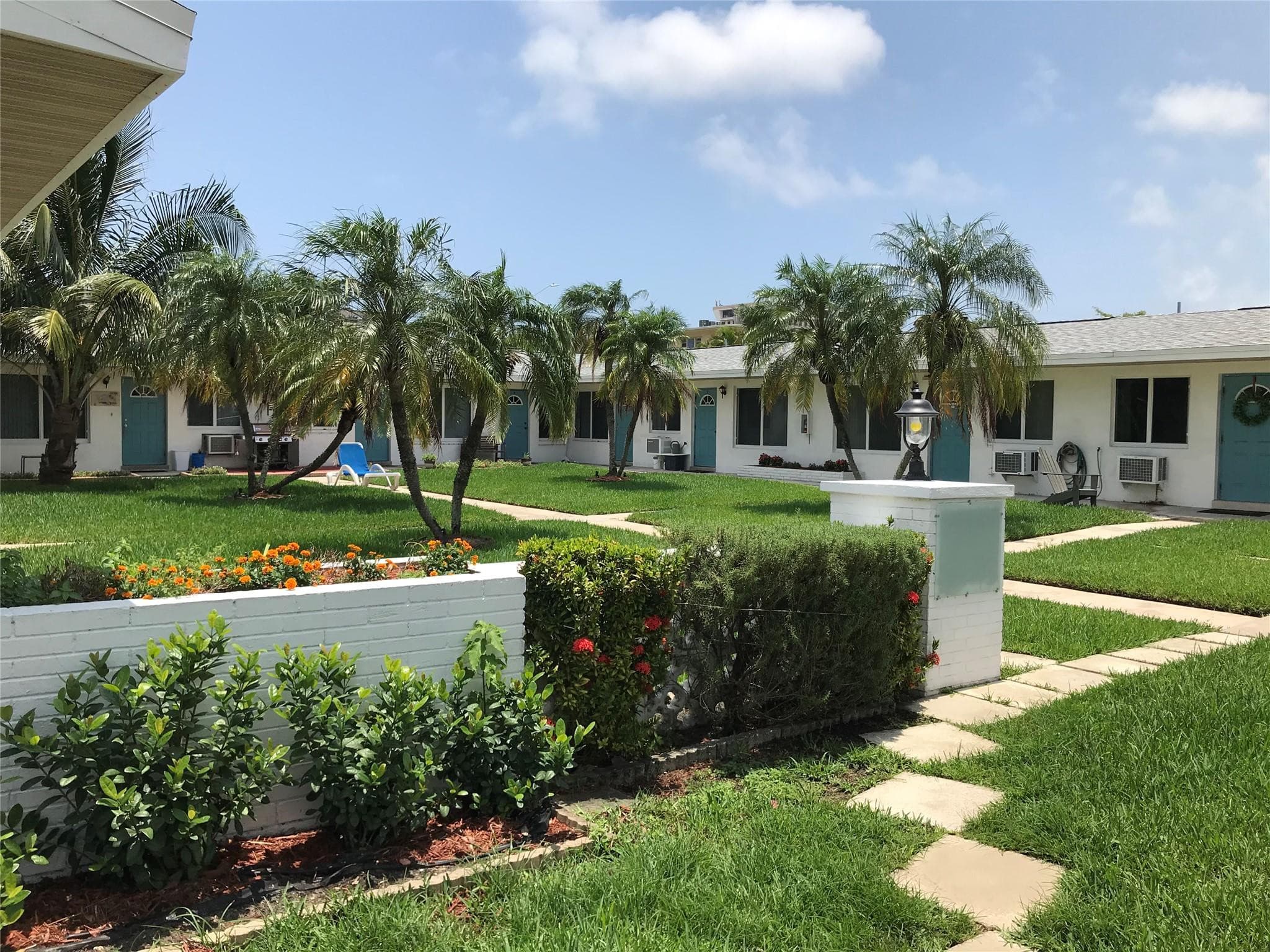 120 NE 10th Avenue 1, Hallandale Beach, FL 33009 — photo 2 of 16