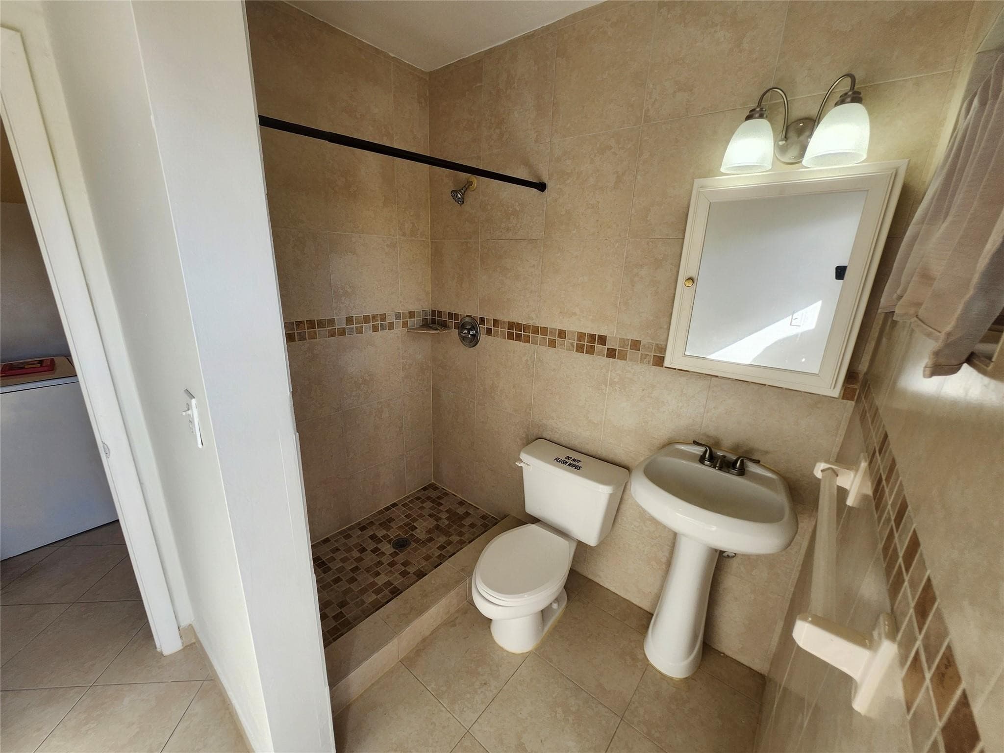 120 NE 10th Avenue 1, Hallandale Beach, FL 33009 — photo 12 of 16