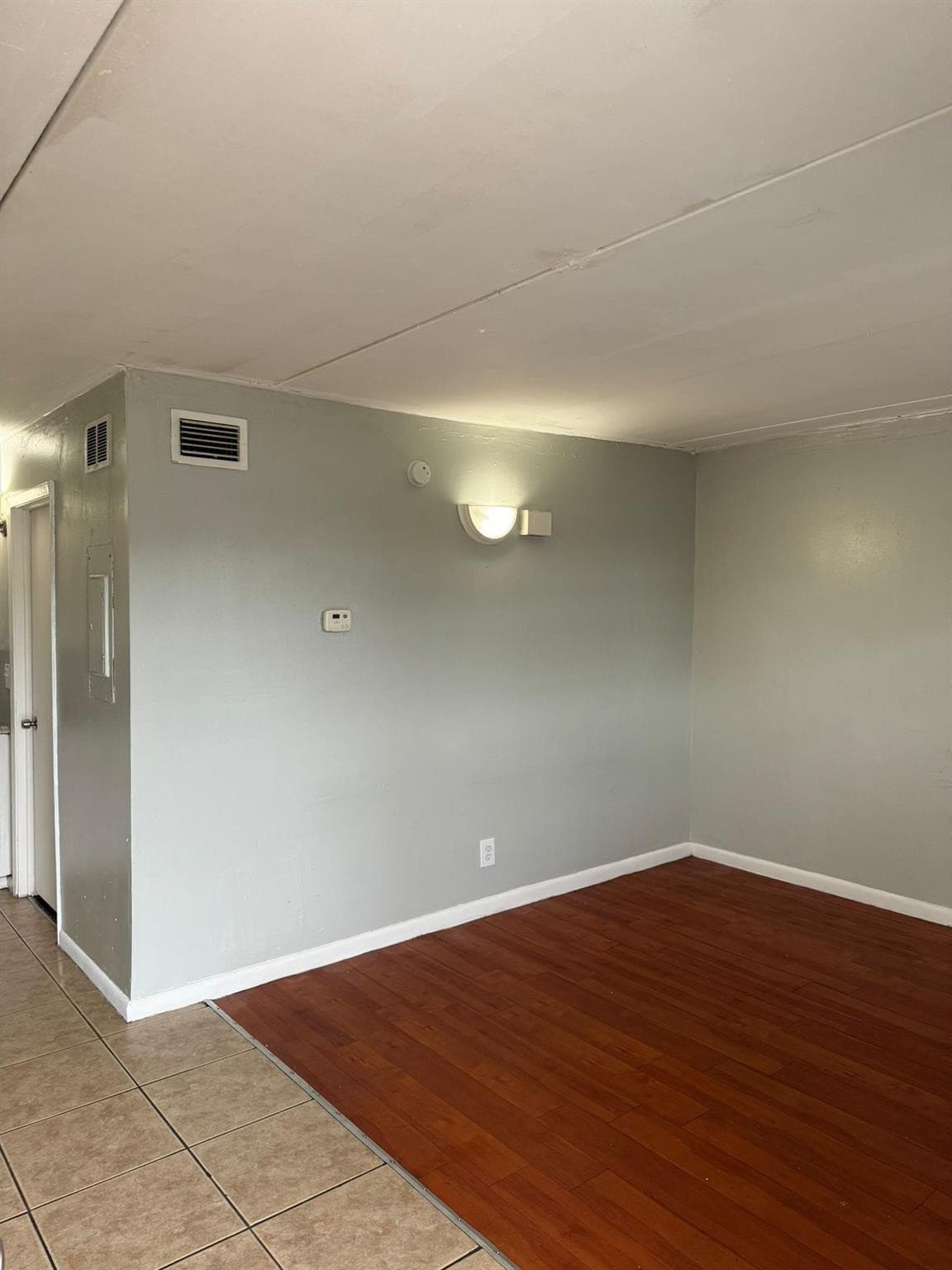 Residence in Jacksonville — photo 2 of 11