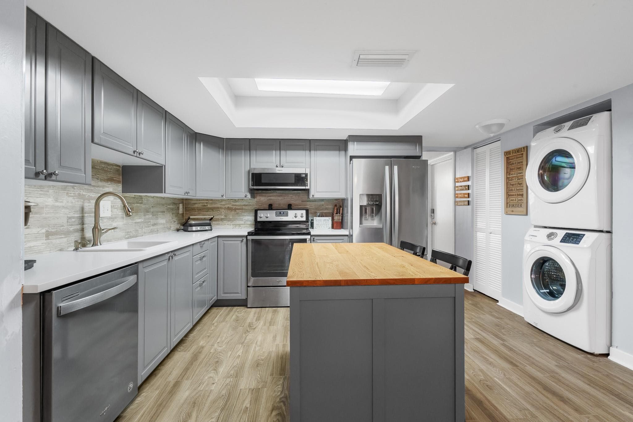 8101 NW 27th Street 4, Coral Springs, FL 33065 — photo 1 of 32