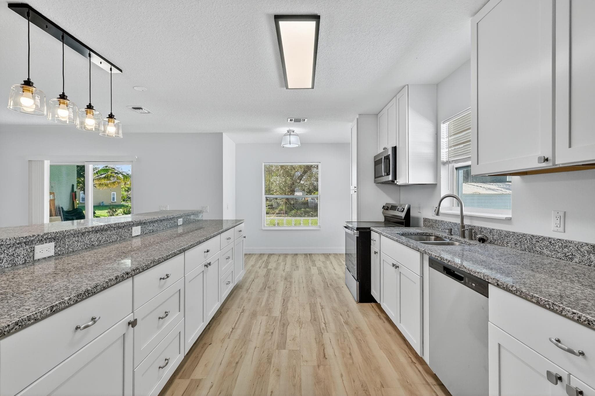 2205 S 33rd Street, Fort Pierce, FL 34947 — photo 4 of 5