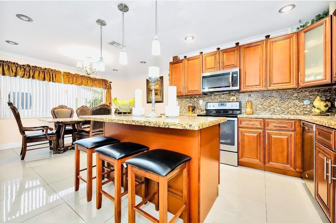 5101 SW 6th Place, Margate, FL 33068 — photo 2 of 6