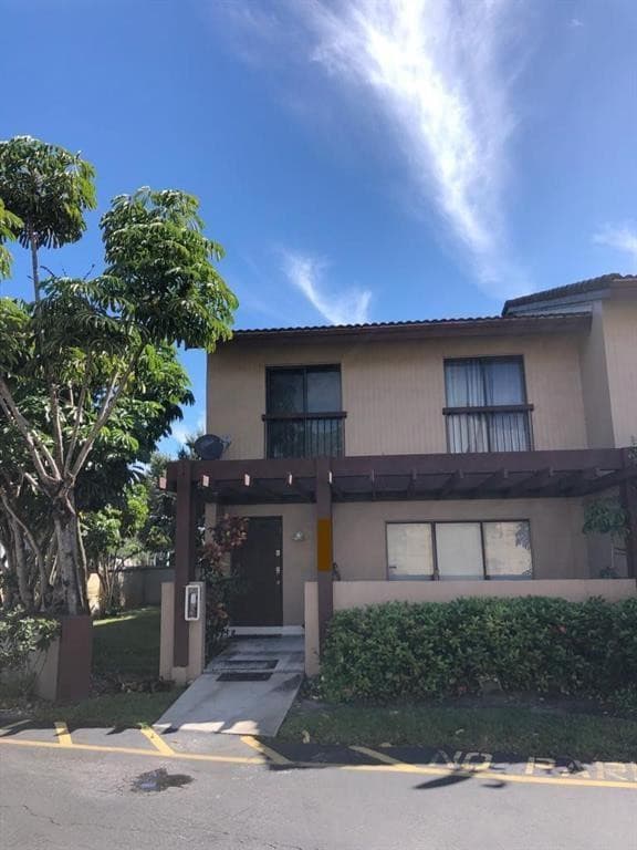 Townhouse in Hollywood — photo 18 of 26