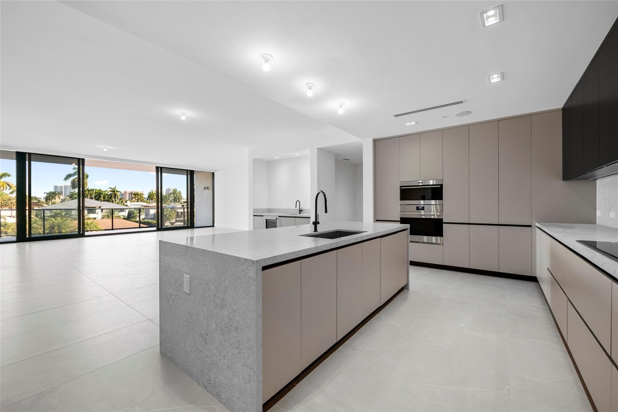160 Isle Of Venice Drive 302, Fort Lauderdale, FL 33301 — photo 7 of 41