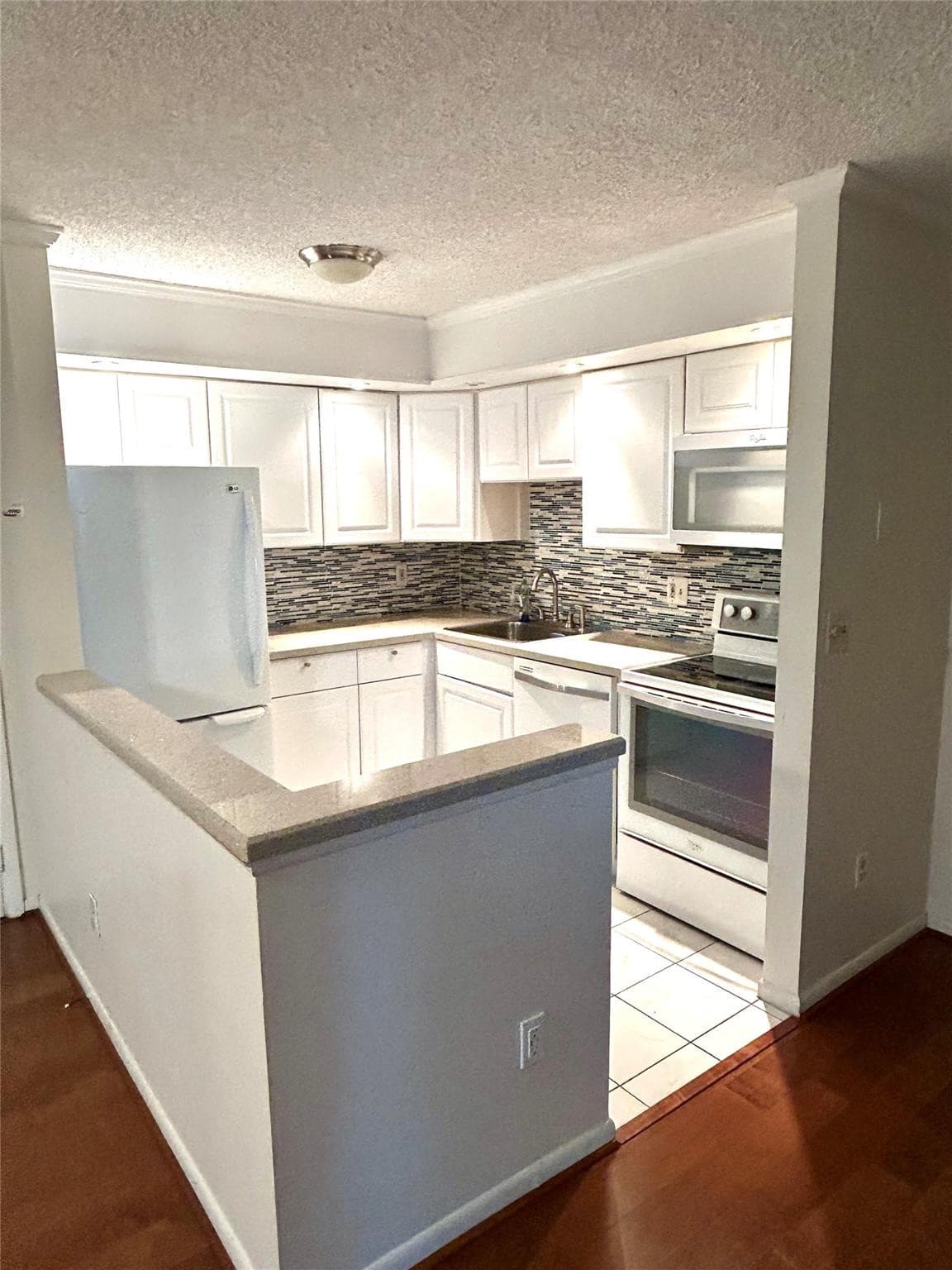 10429 E Clairmont Circle 108, Tamarac, FL 33321 — photo 2 of 12