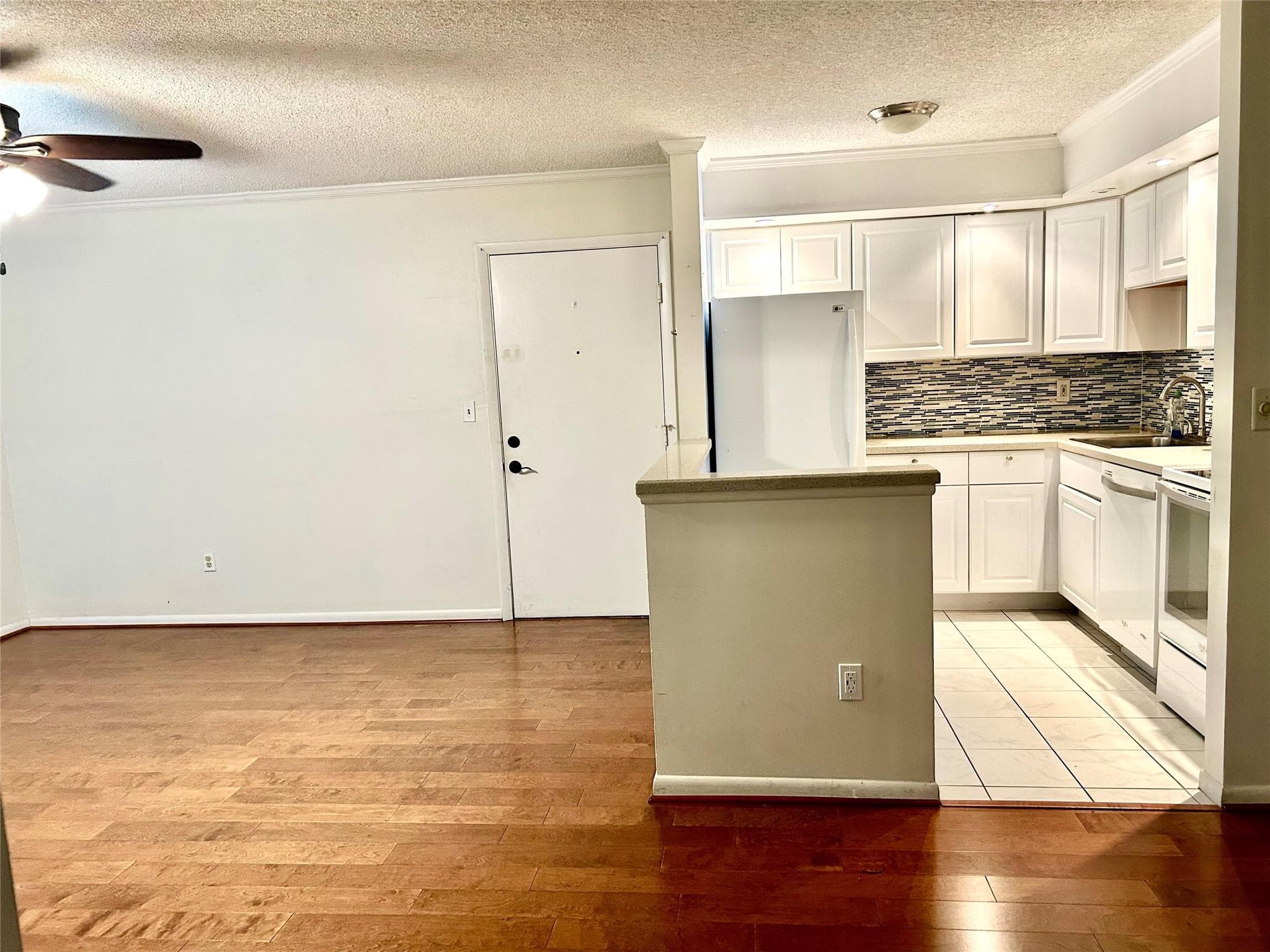 10429 E Clairmont Circle 108, Tamarac, FL 33321 — photo 3 of 12