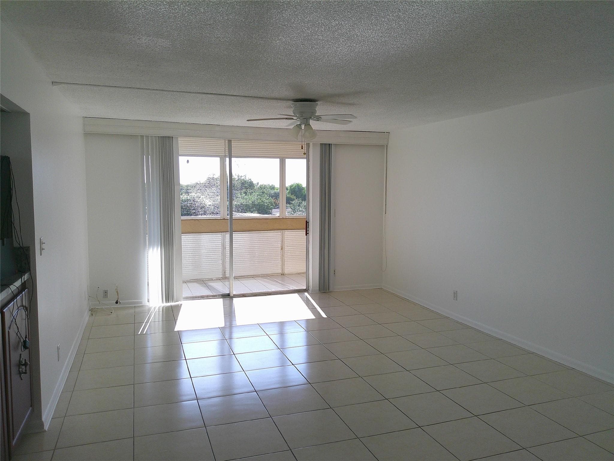 403 NW 68th Avenue 519, Plantation, FL 33317 — photo 9 of 37