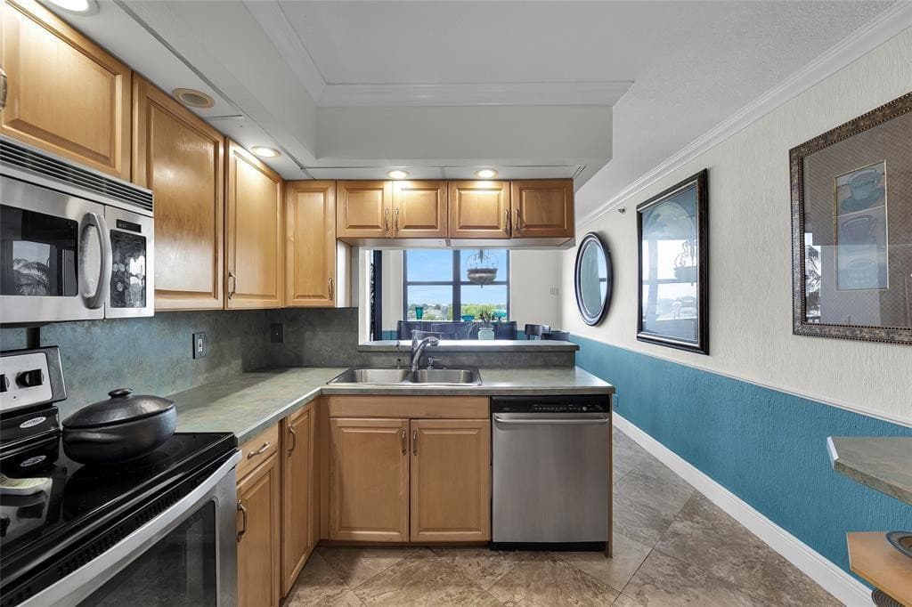 105 Lake Emerald Drive 711, Oakland Park, FL 33309 — photo 12 of 40