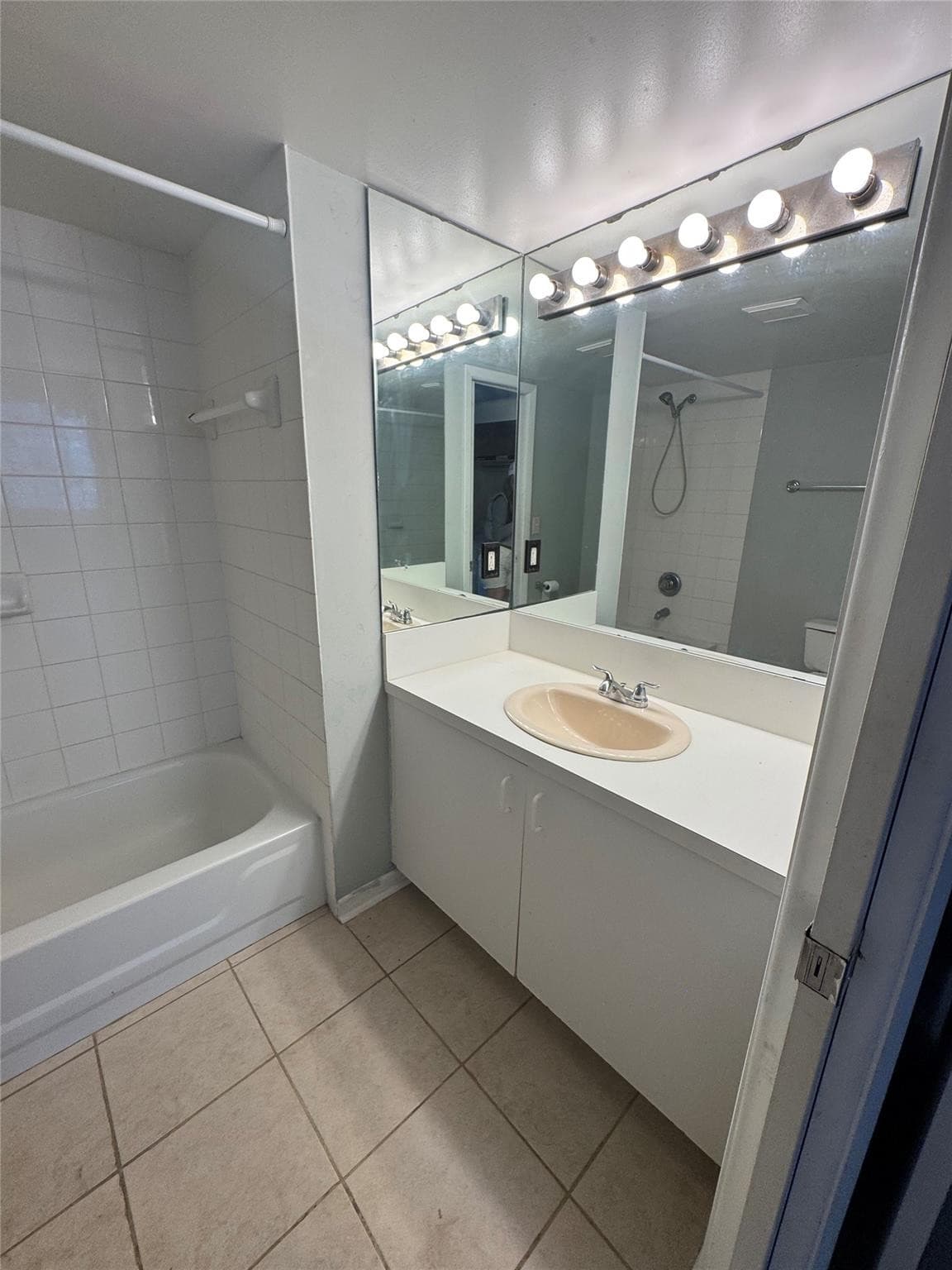 1721 Village Boulevard 204, West Palm Beach, FL 33409 — photo 3 of 11