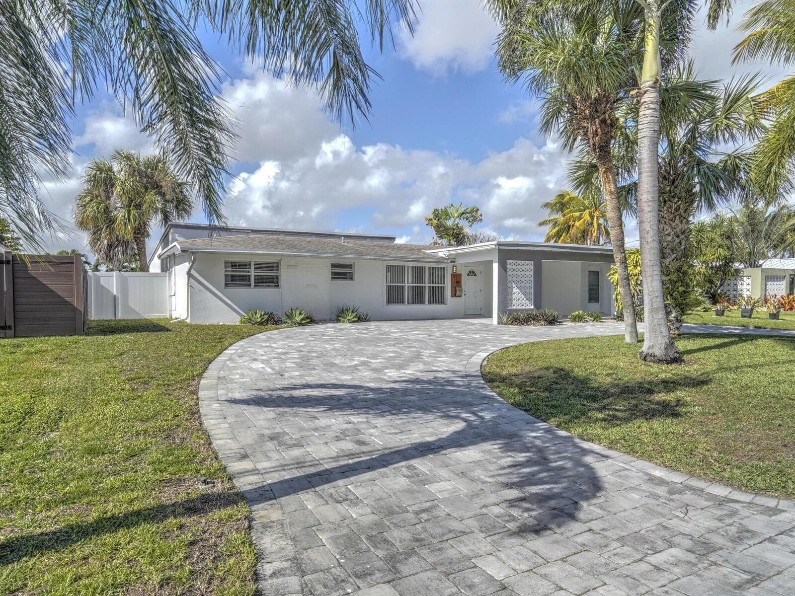 1621 SW 3rd Avenue, Pompano Beach, FL 33060 — photo 2 of 20