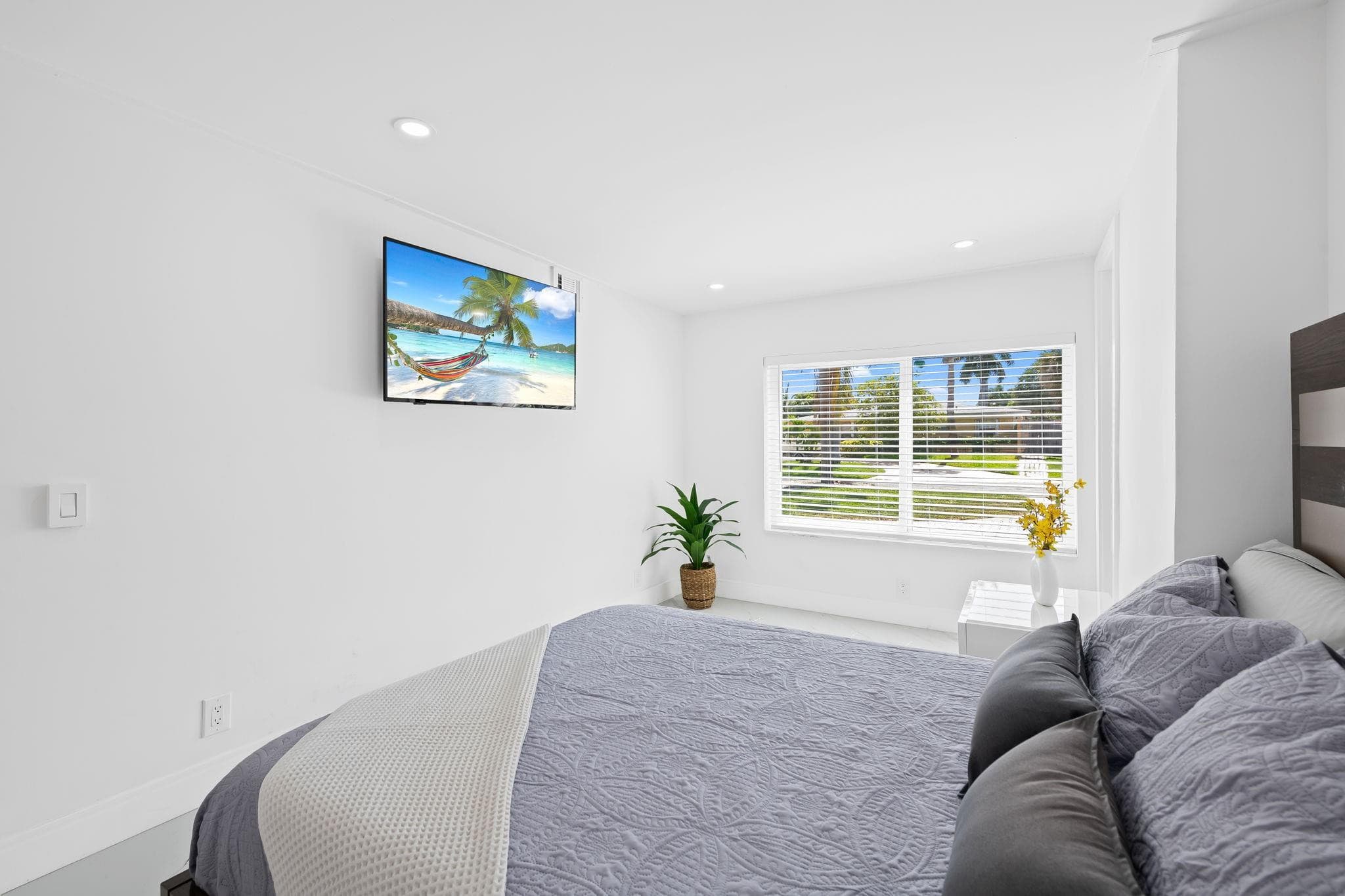 865 NE 23rd Terrace, Pompano Beach, FL 33062 — photo 12 of 33