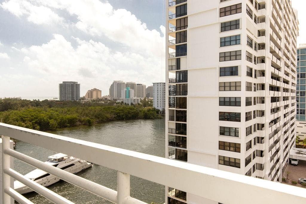 2670 E Sunrise Boulevard 903, Fort Lauderdale, FL 33304 — photo 15 of 74