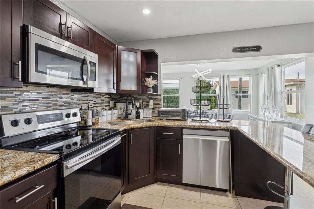 4805 NW 25th Terrace, Fort Lauderdale, FL 33309 — photo 13 of 21