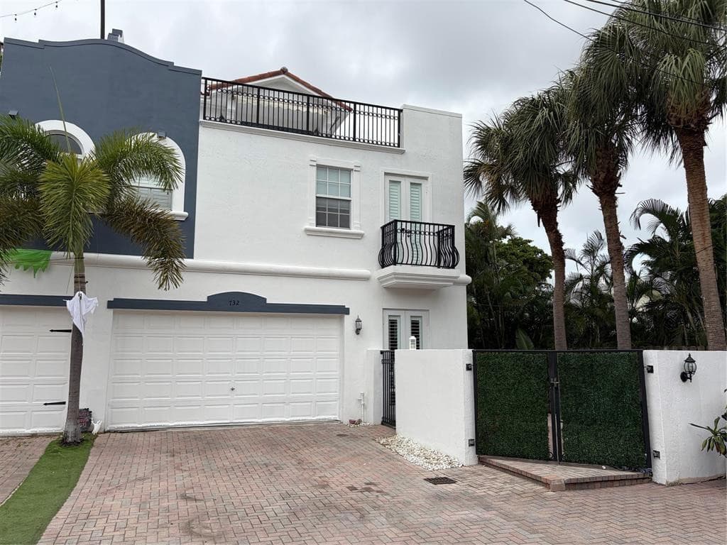 732 NE 15th Avenue, Fort Lauderdale, FL 33304 — photo 4 of 48
