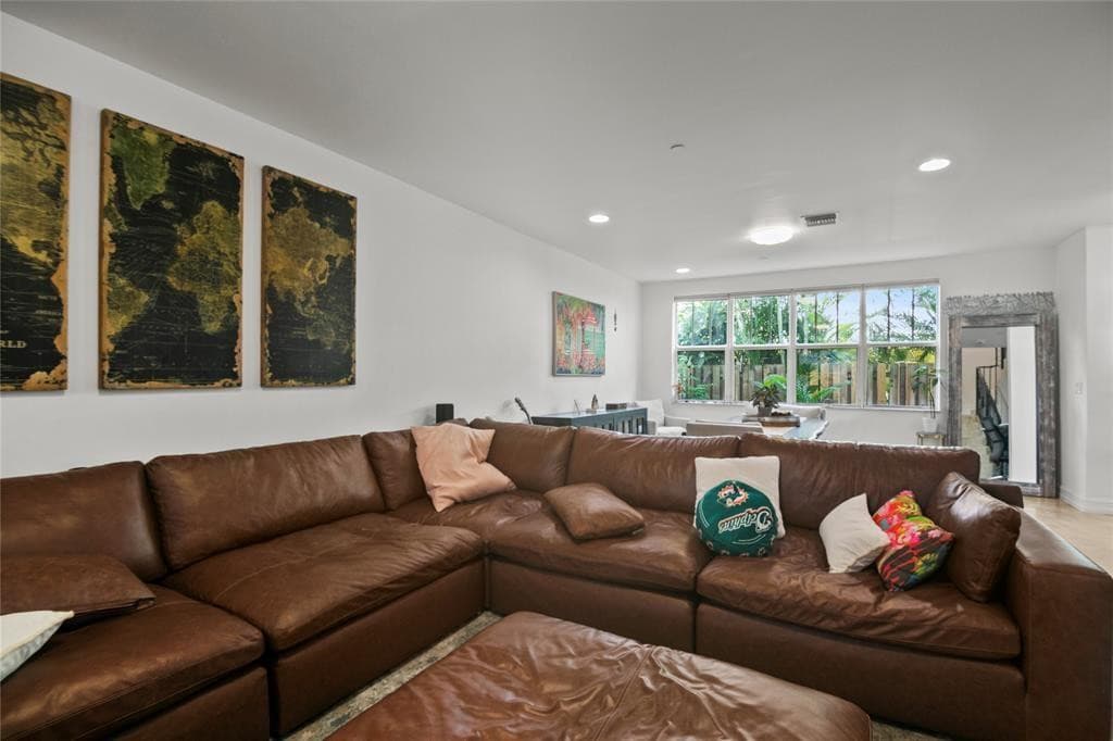 732 NE 15th Avenue, Fort Lauderdale, FL 33304 — photo 14 of 48