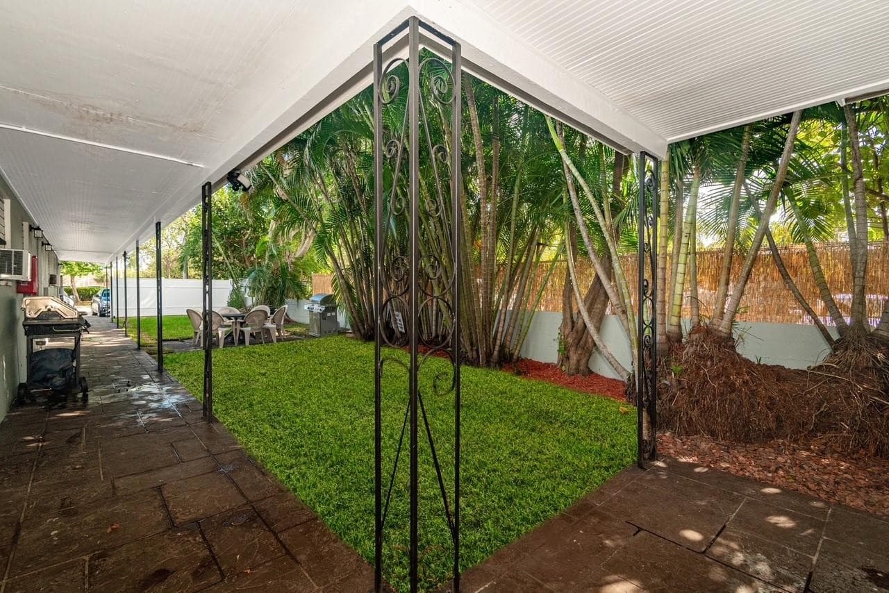 1017 NE 14th Avenue, Fort Lauderdale, FL 33304 — photo 11 of 52