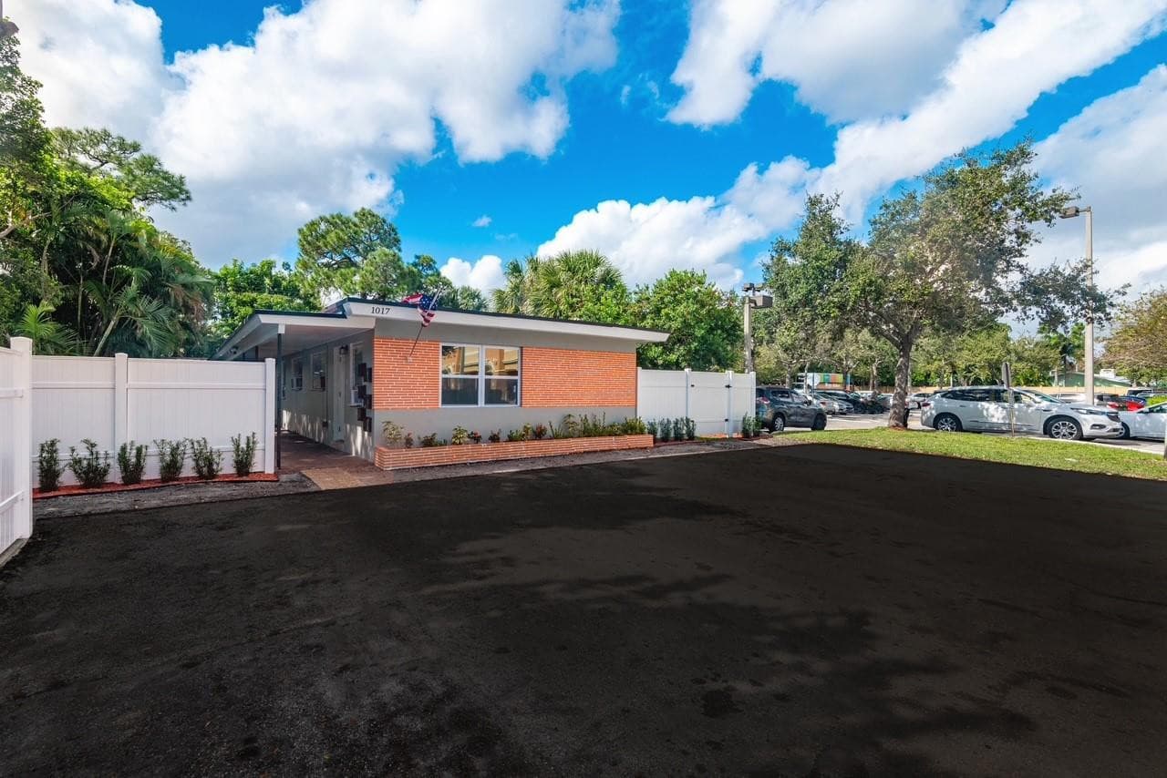 1017 NE 14th Avenue, Fort Lauderdale, FL 33304 — photo 13 of 52