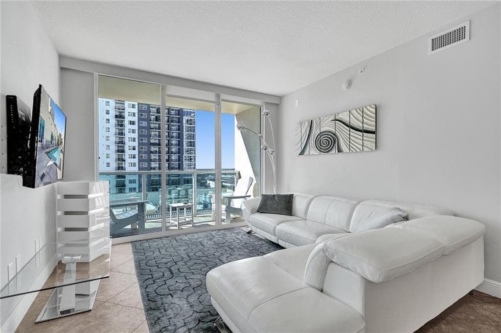350 SE 2nd Street 1720, Fort Lauderdale, FL 33301 — photo 9 of 26