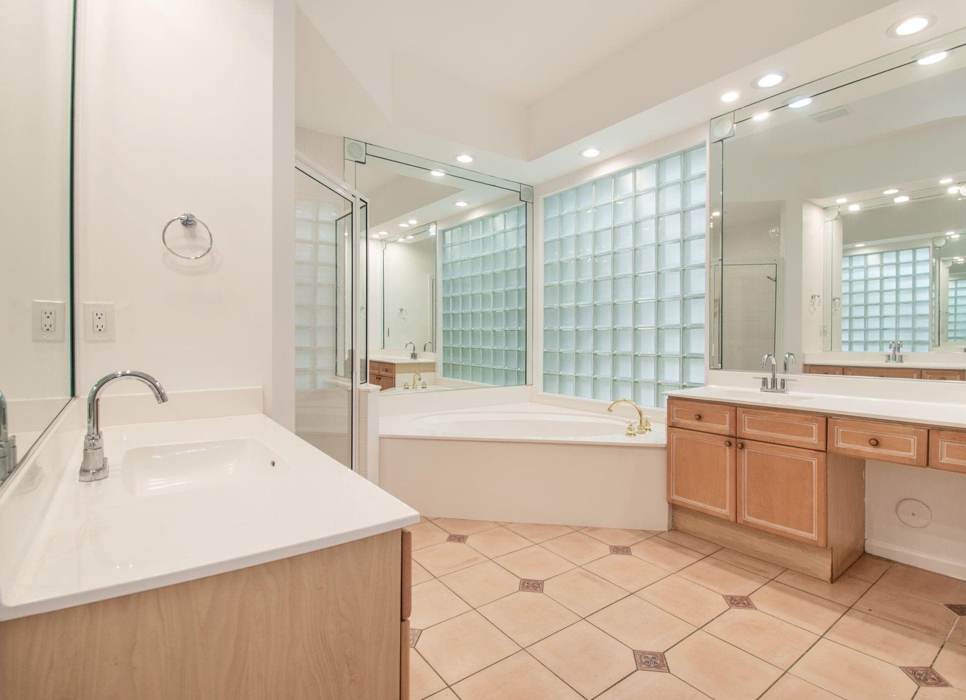 2466 Bay Isle Court 2466, Weston, FL 33327 — photo 21 of 37
