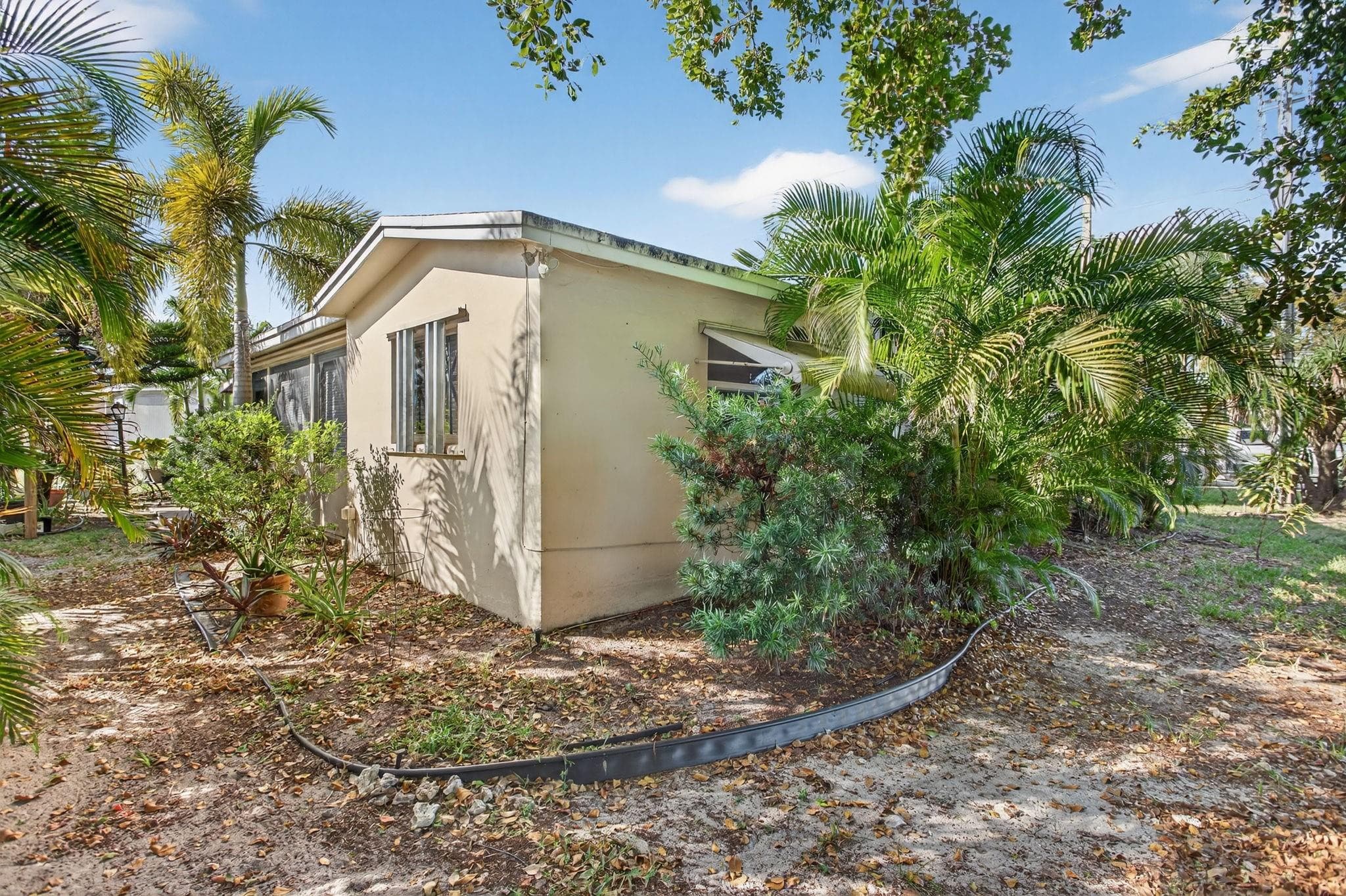 910 NW 49th Court, Deerfield Beach, FL 33064 — photo 7 of 46