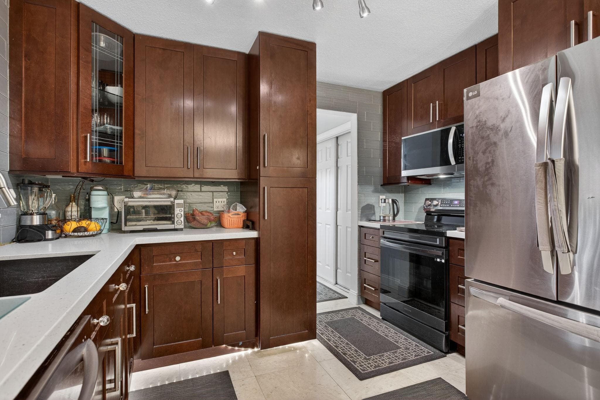 910 NW 49th Court, Deerfield Beach, FL 33064 — photo 15 of 46