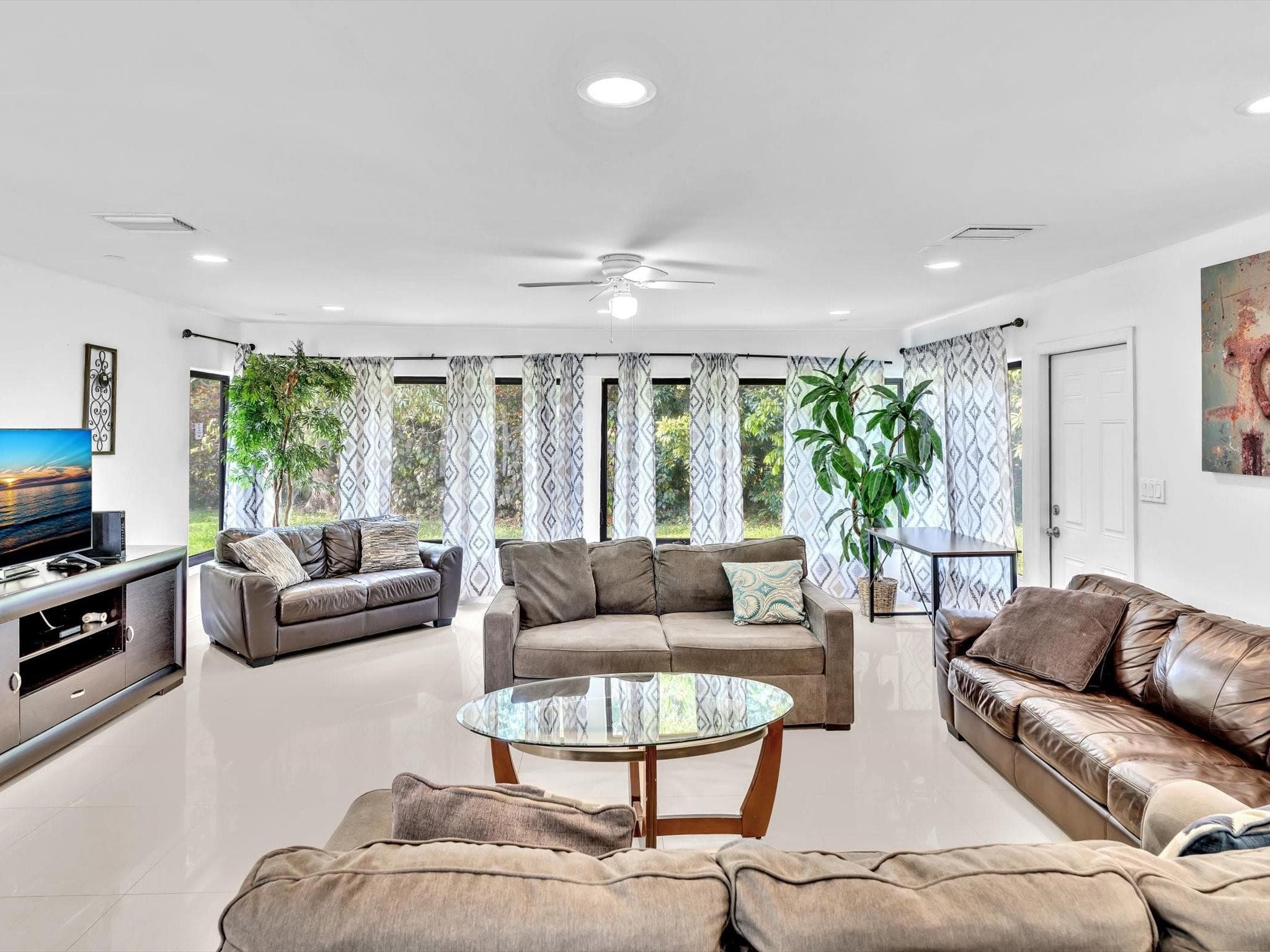 5901 W Broward Boulevard, Plantation, FL 33317 — photo 17 of 53