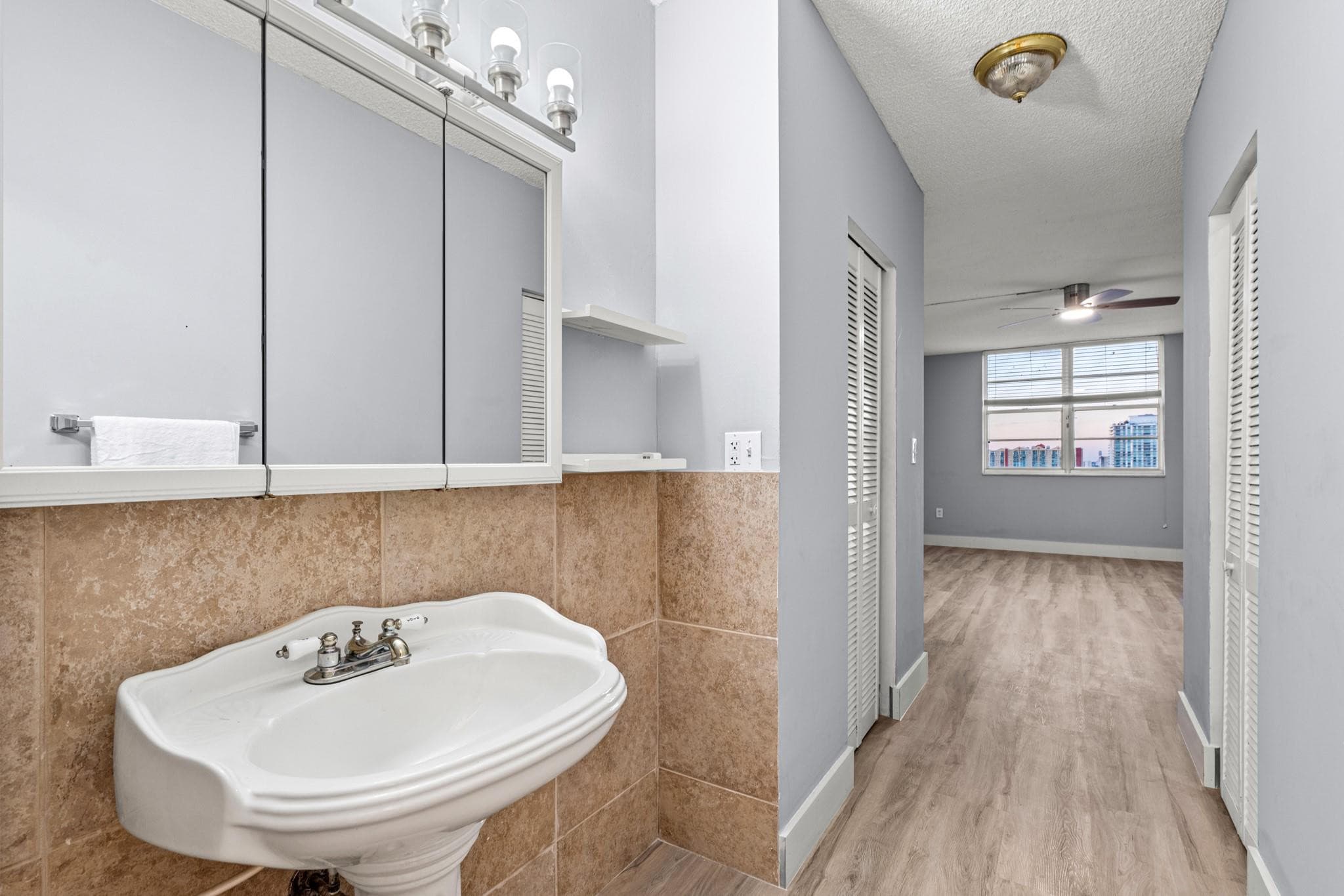 500 Bayview Drive 2023, Sunny Isles Beach, FL 33160 — photo 17 of 46