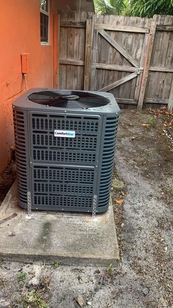 2070 NE 2nd Avenue, Pompano Beach, FL 33060 — photo 3 of 9