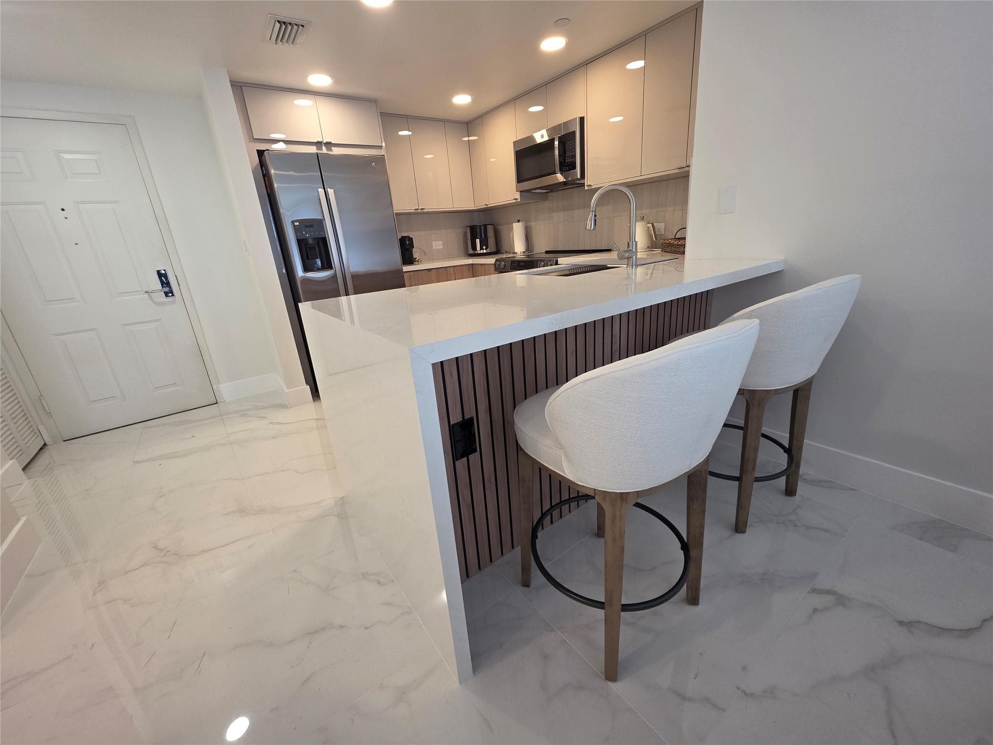 19501 W Country Club Drive 2306, Aventura, FL 33180 — photo 5 of 26