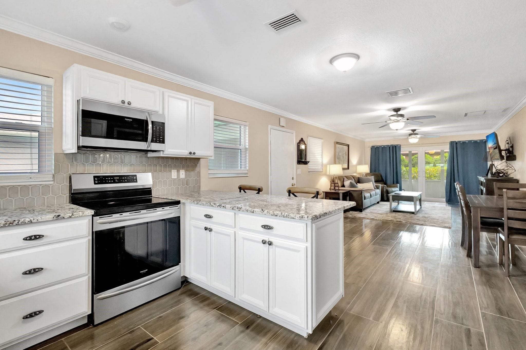 830 Meadowlark Lane 830, Delray Beach, FL 33445 — photo 5 of 38