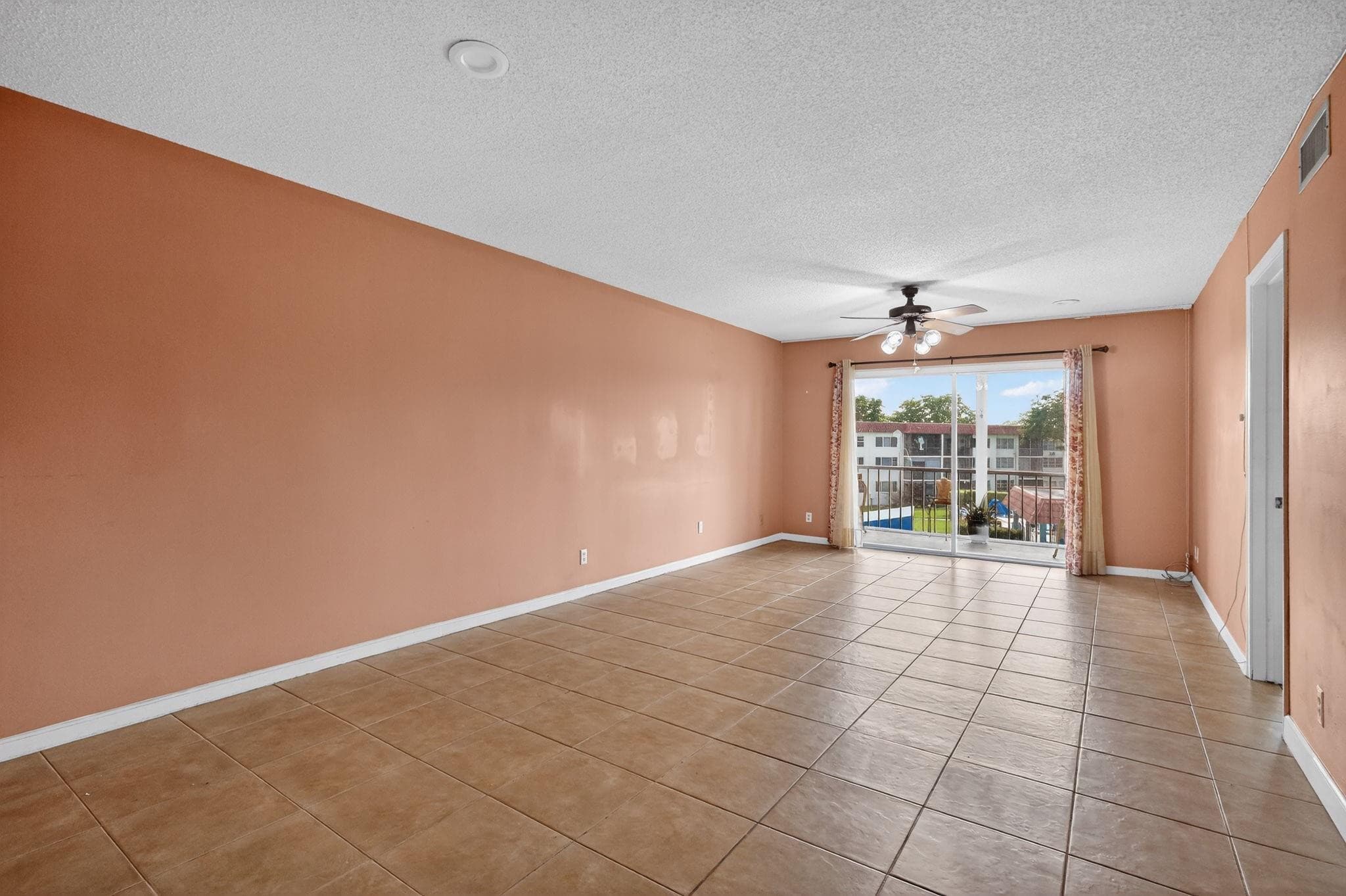 9410 N Hollybrook Lake Drive 303, Pembroke Pines, FL 33025 — photo 3 of 18