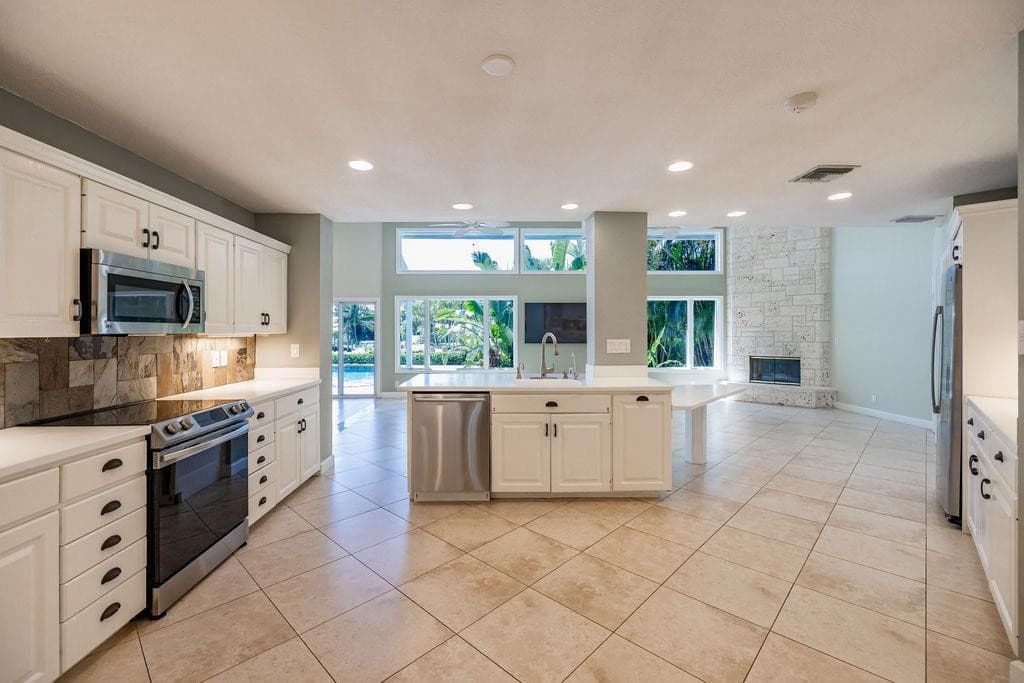 2432 NE 22nd Avenue, Lighthouse Point, FL 33064 — photo 37 of 71