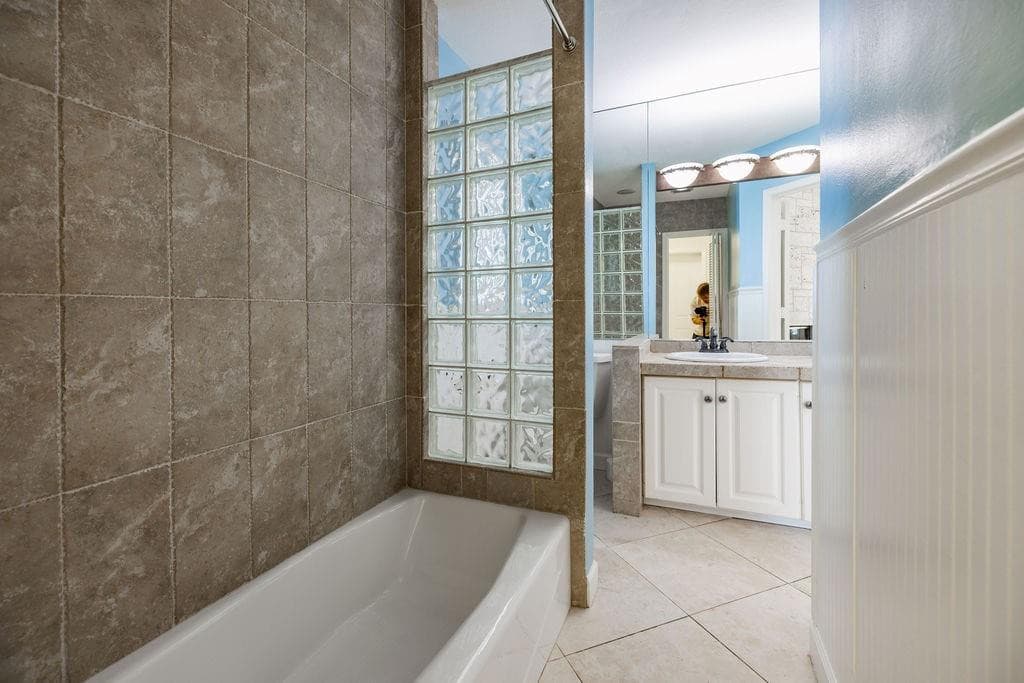 2432 NE 22nd Avenue, Lighthouse Point, FL 33064 — photo 60 of 71