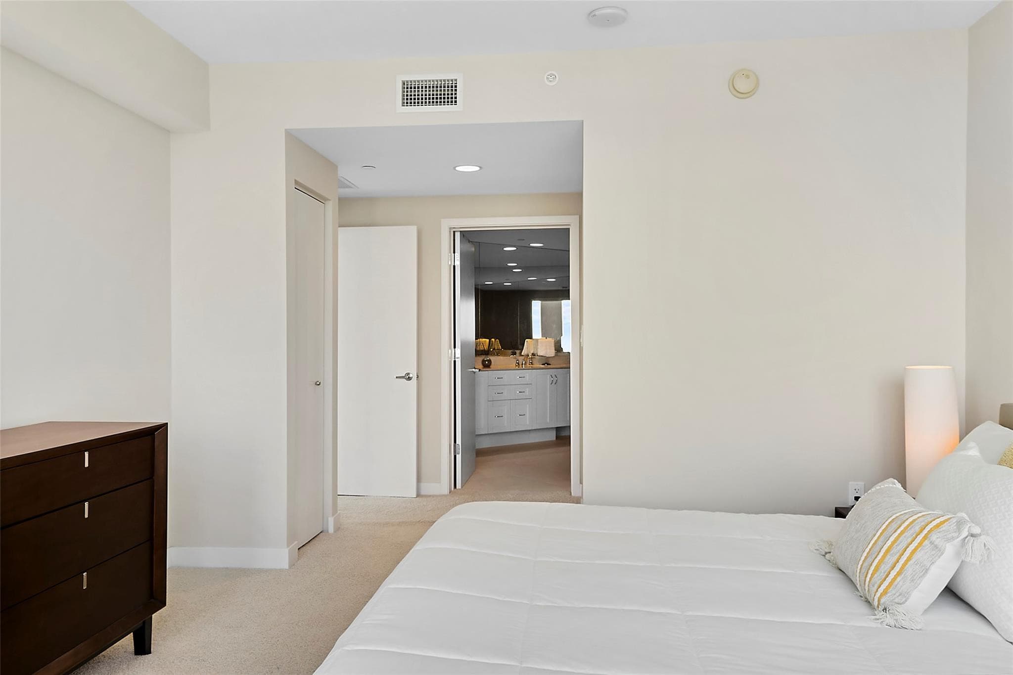 2831 N Ocean Boulevard 801N, Fort Lauderdale, FL 33308 — photo 10 of 29