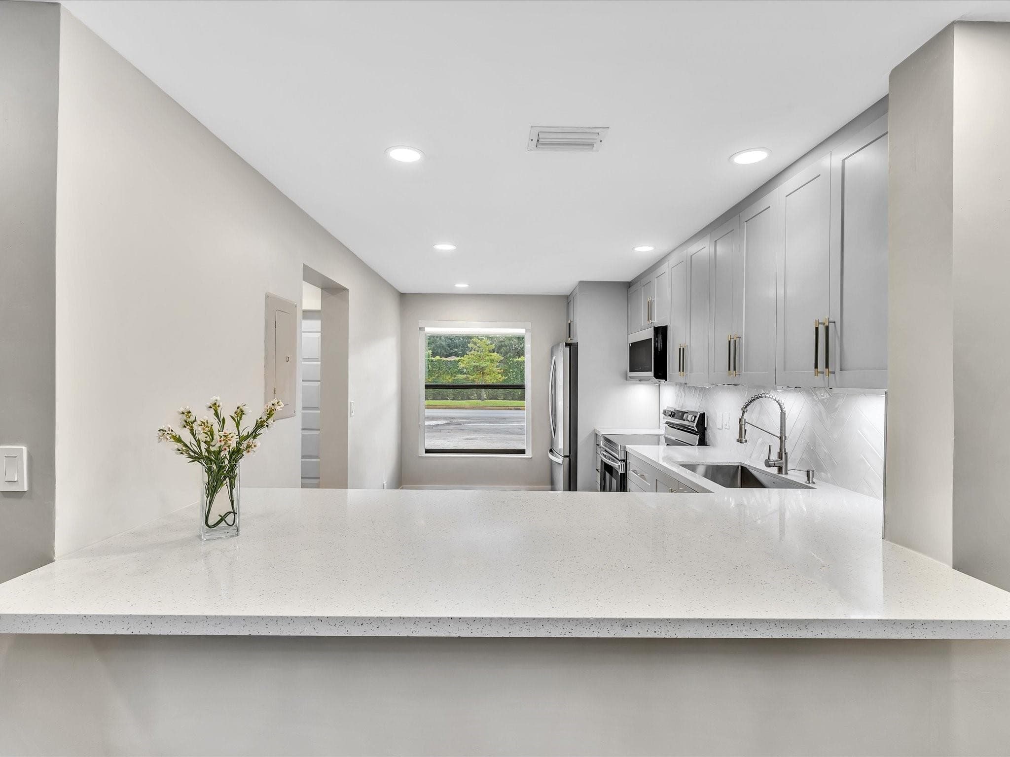 1381 NW 99th Avenue 172, Pembroke Pines, FL 33024 — photo 21 of 94