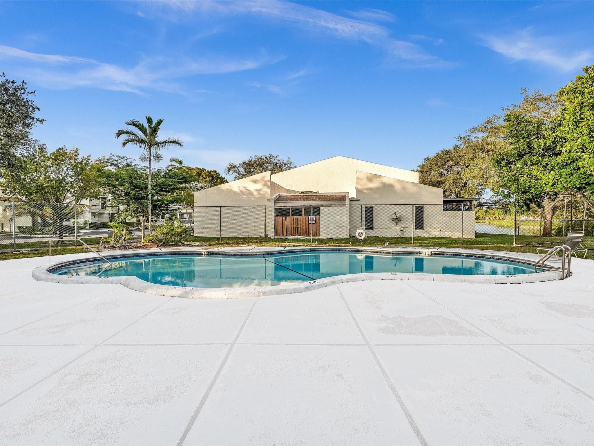 1381 NW 99th Avenue 172, Pembroke Pines, FL 33024 — photo 70 of 94