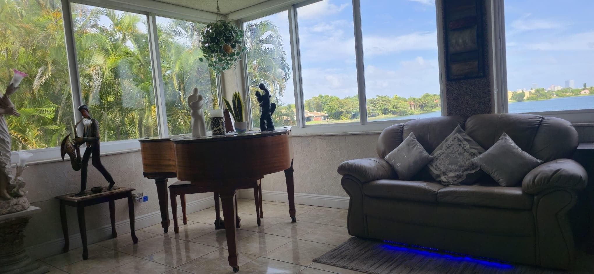 Condominium in Miami — photo 3 of 13