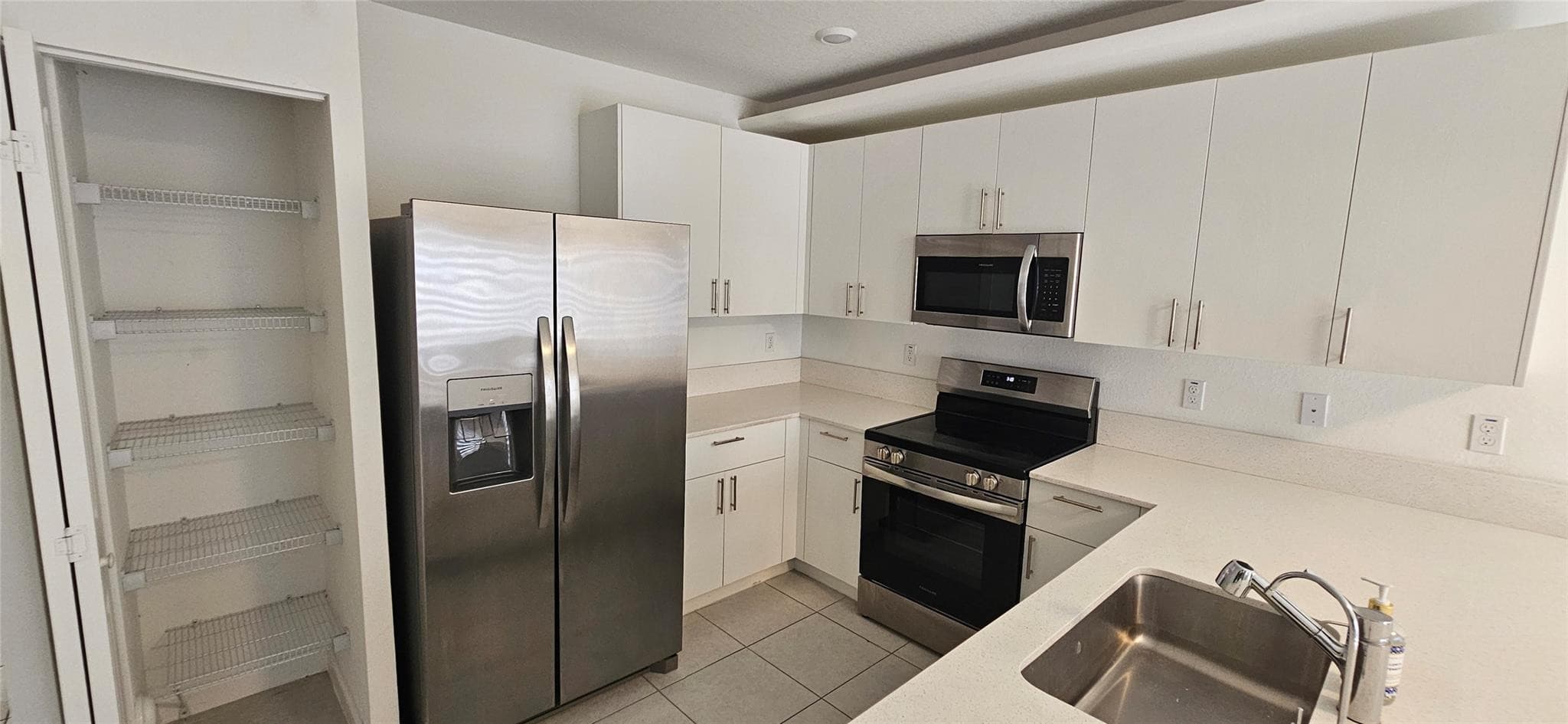 5010 SW 37th Street 5010, Pembroke Park, FL 33023 — photo 13 of 38