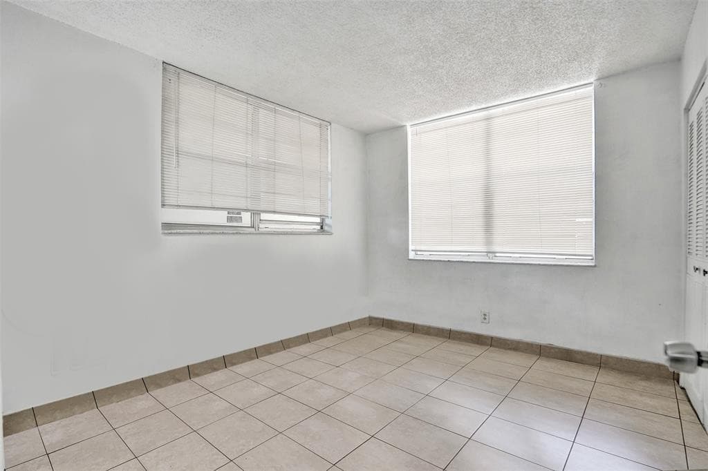 9440 Poinciana Place 101, Davie, FL 33324 — photo 13 of 30