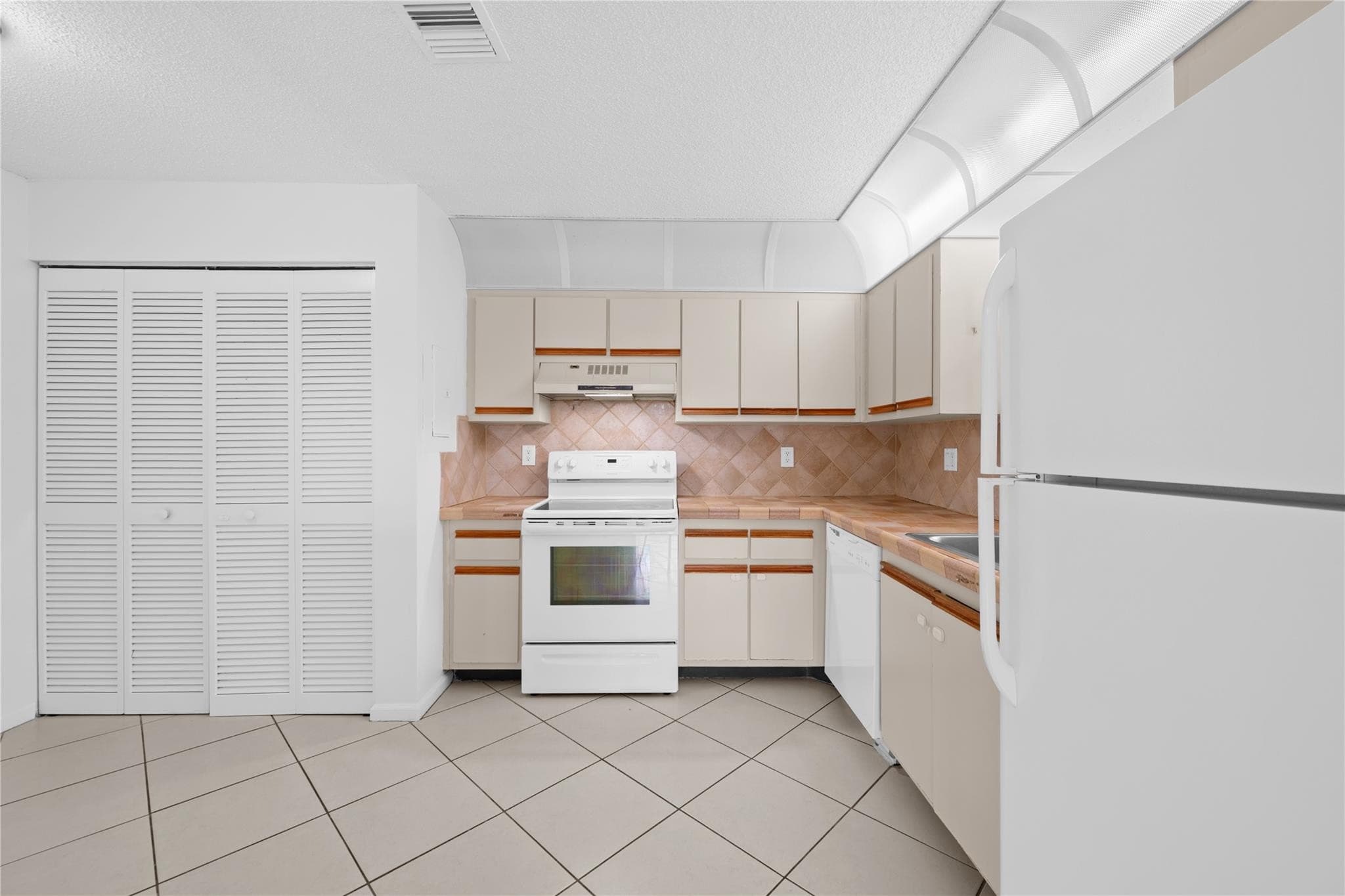 3574 NW 95th Terrace 8q, Fort Lauderdale, FL 33351 — photo 4 of 25